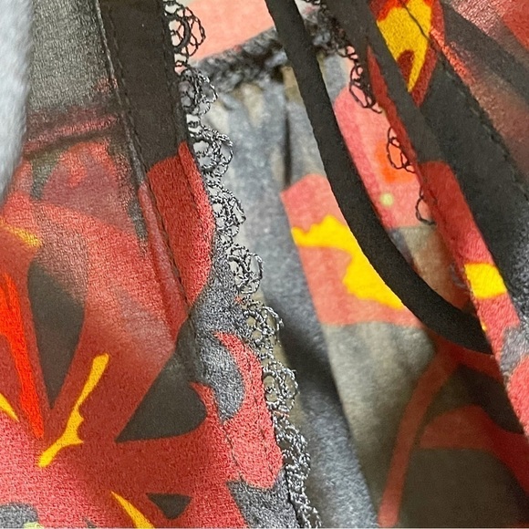 GRACE & MILA Women’s Navy Red Floral Chiffon Pleated Long Sleeve Blouse Size M - Picture 4 of 9